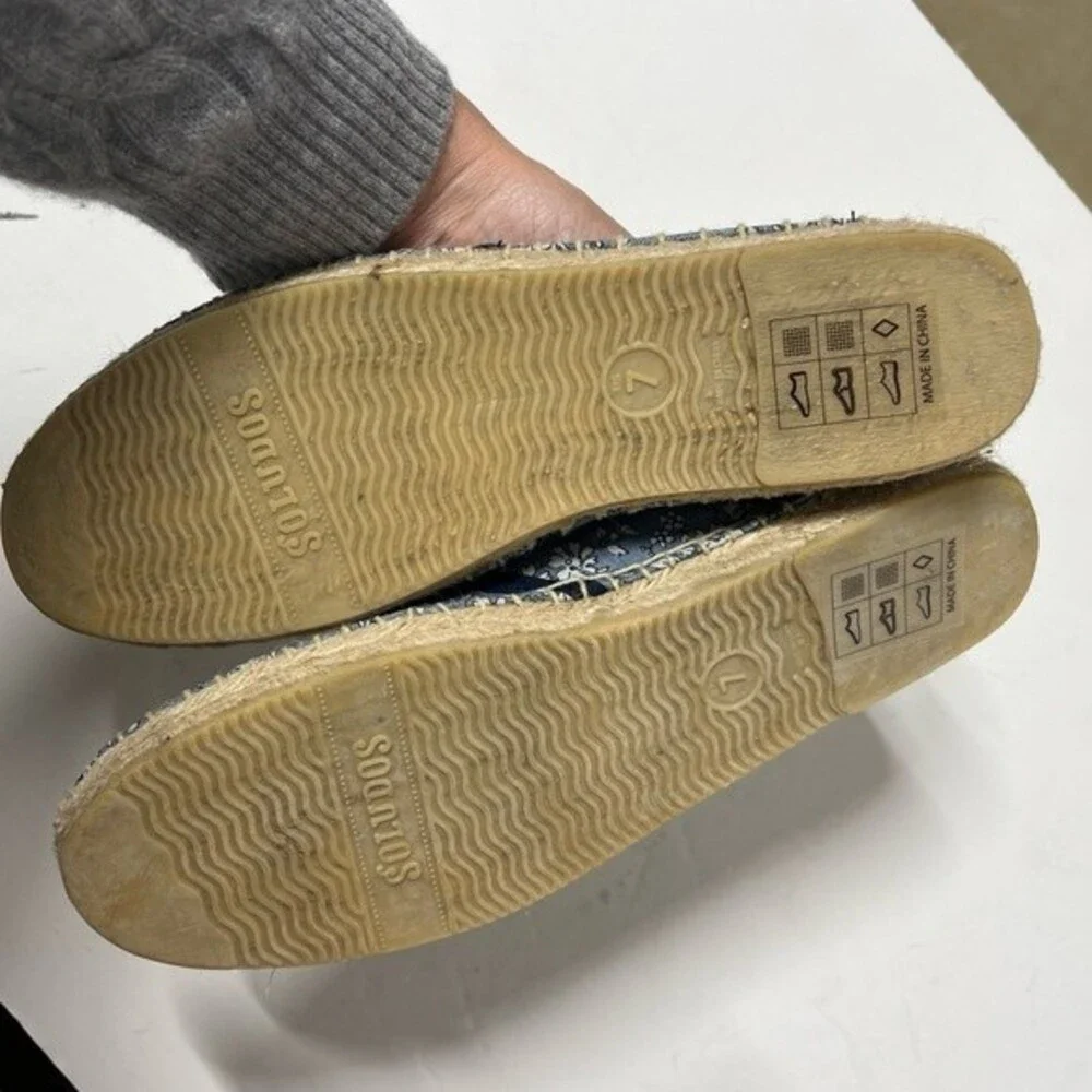 Soludos Chambray Denim Floral Lace Up Espadrille Sneakers in Blue and White 7